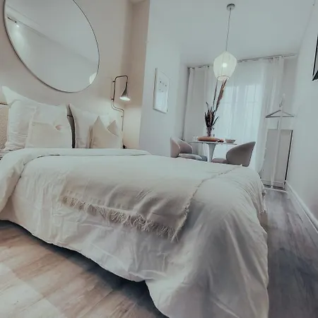 Suite Onega Lyon Extérieur photo